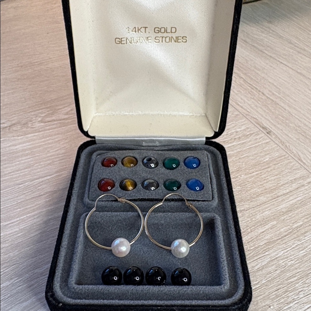 14KT Yellow Gold Thin 20 MM Hoop Earrings with 8 Sets of Removable Bead Charms - Picture 2 of 7